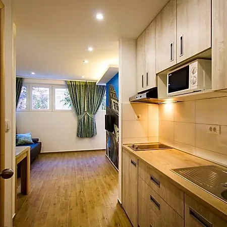 Hotel 4 In 4*